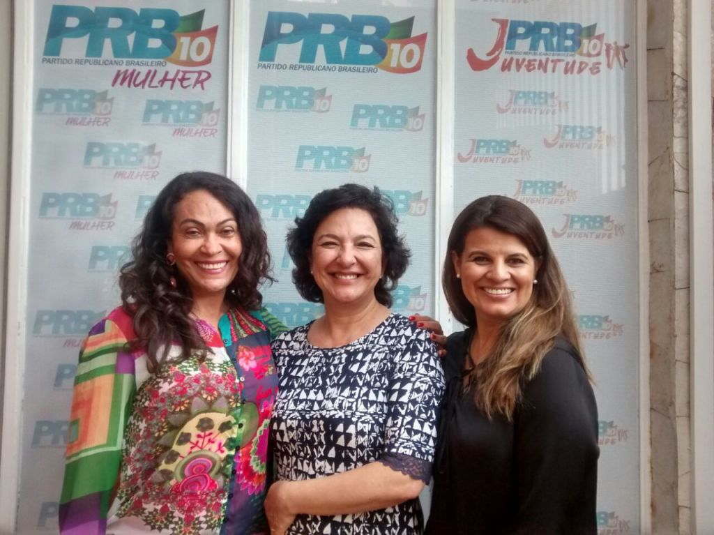 Ao centro, Valquiria Rezende com Marlei Rodrigues e Lucileide Timóteo, Coordenadora e Vice do PRB MULHER Minas