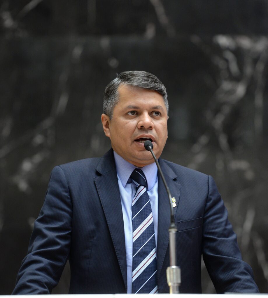 Projeto do deputado Carlos Henrique prioriza pessoas que perderam suas casas em eventos naturais 3 1306385 min 1