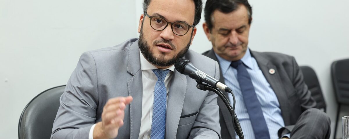 ALMG aprova PL de Enes Candido que institui plataforma digital com histórico médico de pacientes 2 WhatsApp Image 2025 08 18 at 13.57.00