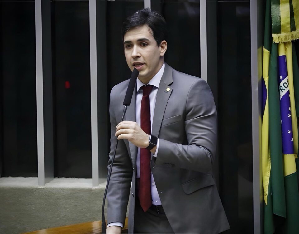 70A24DA2 14BE 4243 9C52 91EE89C4137C