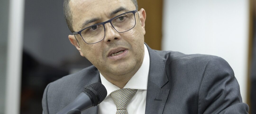 Deputado Charles Santos debate combate à violência contra a mulher e assédio no ambiente de trabalho 2 IMG 7649